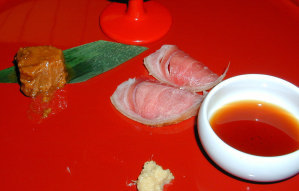 �����u