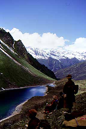 Please wait for a moment.