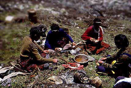 Please wait for a moment.